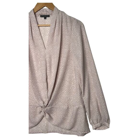Adrianna Papell Top Womens M V Neck Long Sleeve Geometric Twisted Hem Light Pink - Picture 5 of 12